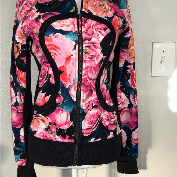 Lululemon Secret Garden Vintage Pink Floral Scuba Zip Hoodie Jacket Size 6 - Picture 6 of 14